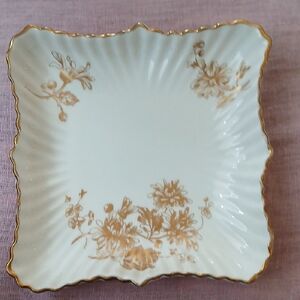 Elegant Gold-Trimmed Color Floral Square Plate